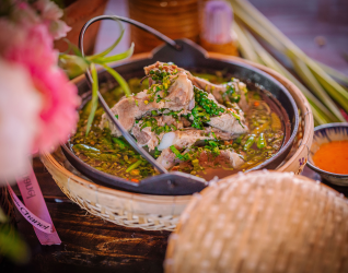 Tháp Sườn Cay Nhà Ngói – Món Signature “Nhìn Là Muốn Gọi” Tại Ngói Nướng Tây Ninh